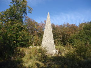 Una delle piramidi del Sabotino